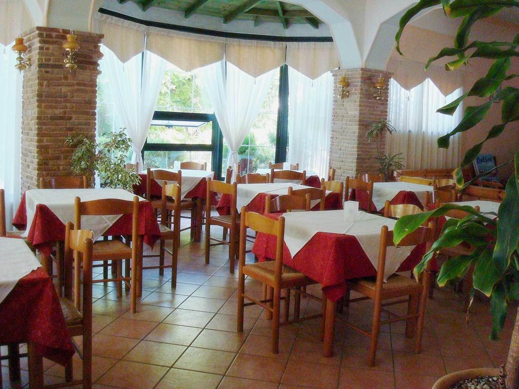Delfini Hotel Nidrí Kültér fotó