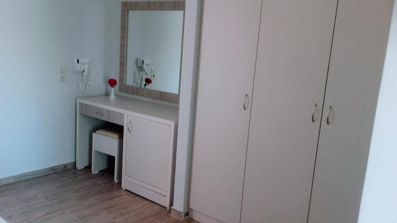 Delfini Hotel Nidrí Kültér fotó